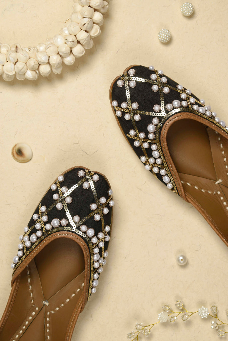 Black Pearl Jutti — product detail