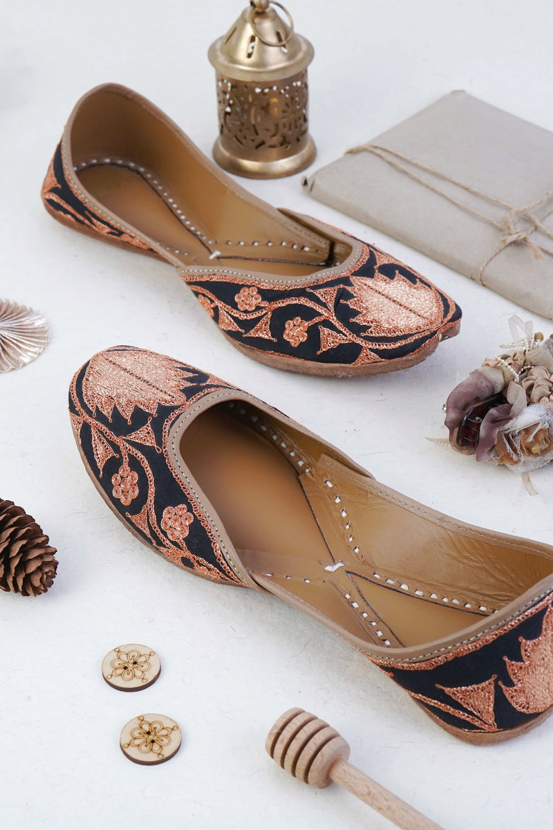 Black & Copper Tilla Jutti — product detail