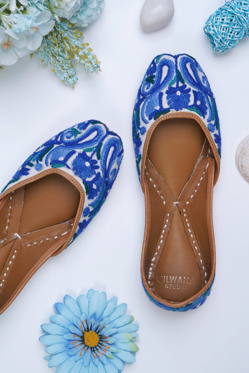 White & Blue Almond Aari Jutti — product detail