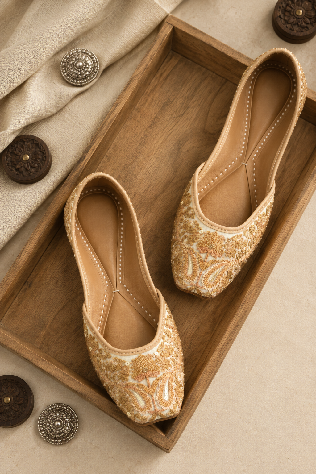 Beige Floral Aari Jutti