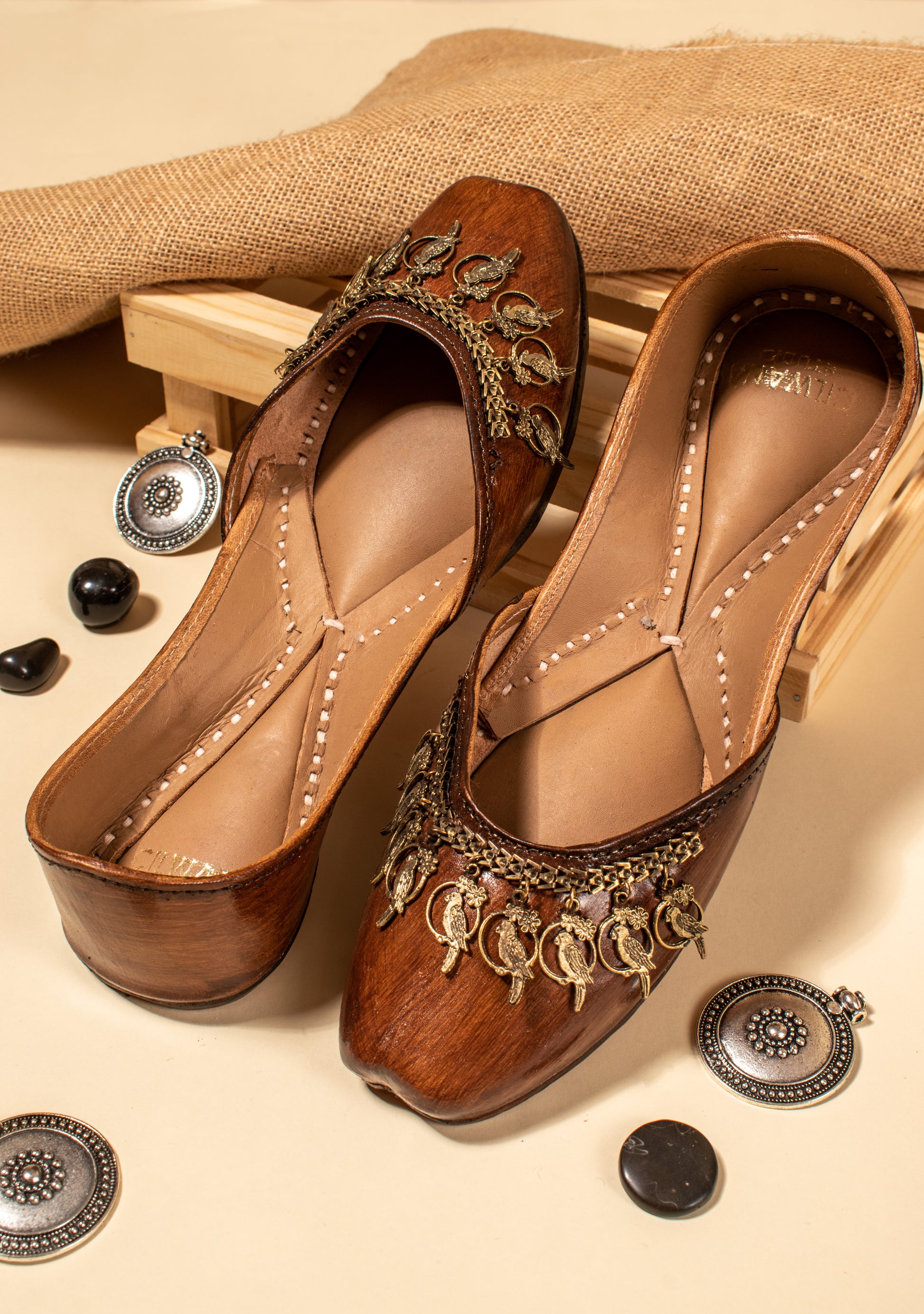 Leather Birdy Jutti Buy Leather Fancy Jutti For Women – Cilwana