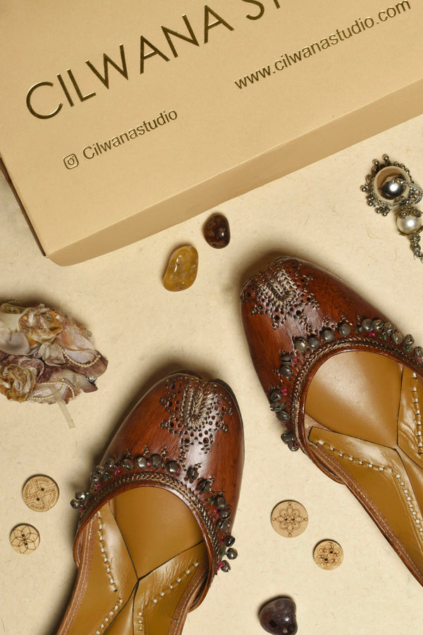 Leather Gungroo Jutti