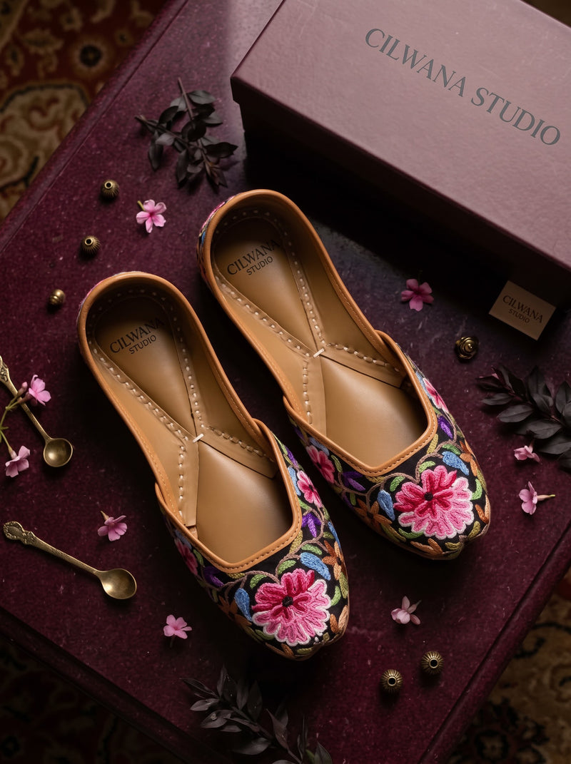 Pink Floral Aari Jutti