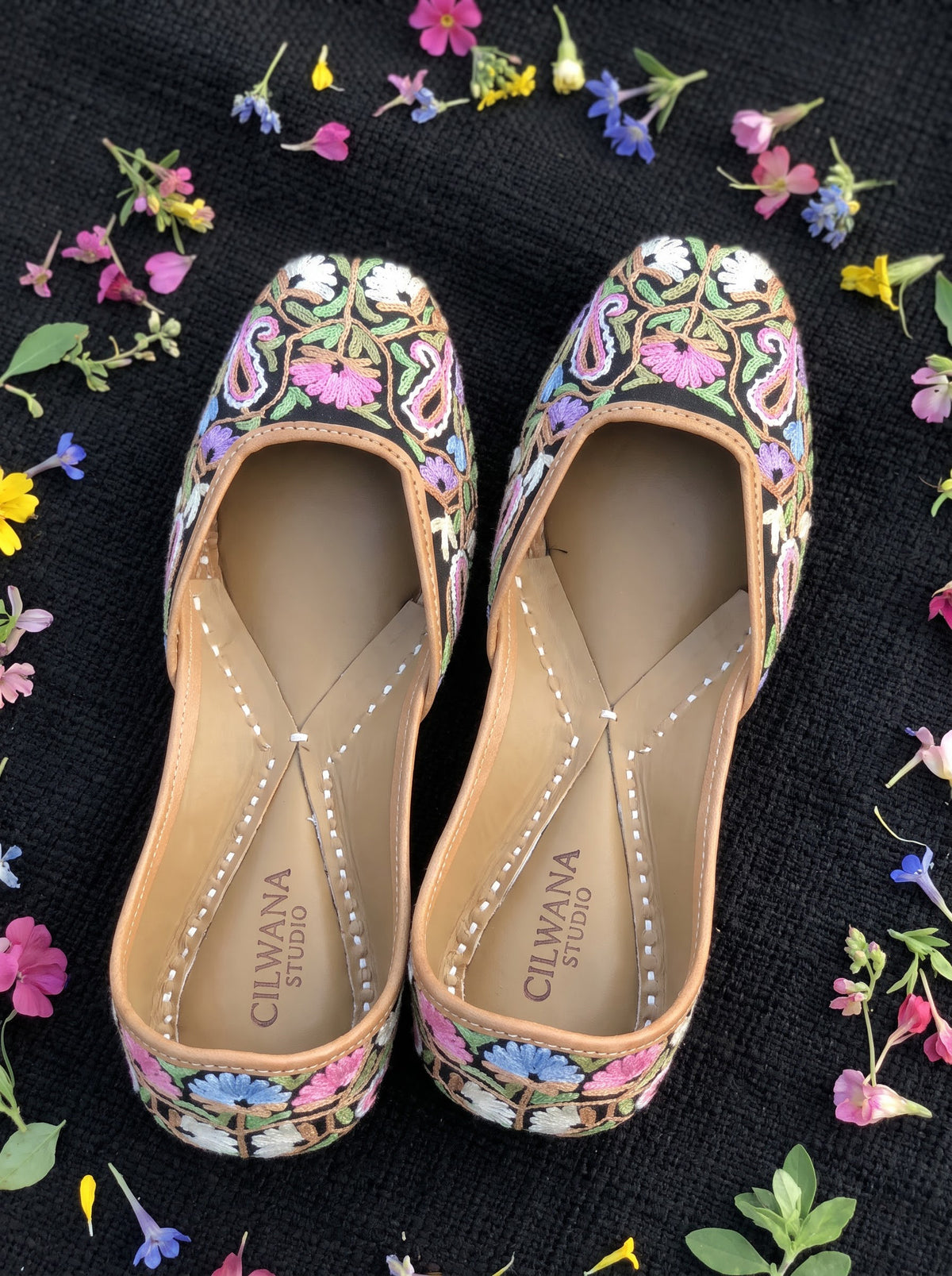 Black Multi Floral Aari Jutti
