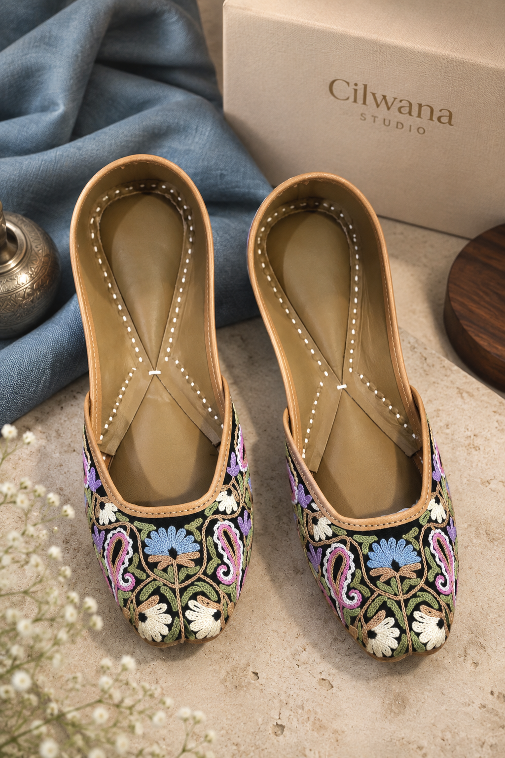Black Multi Floral Aari Jutti