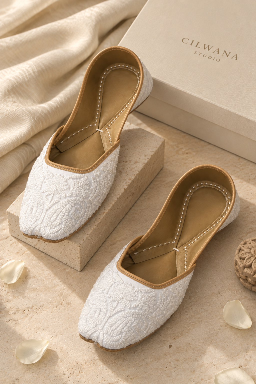 White Multi Flora Aari Jutti