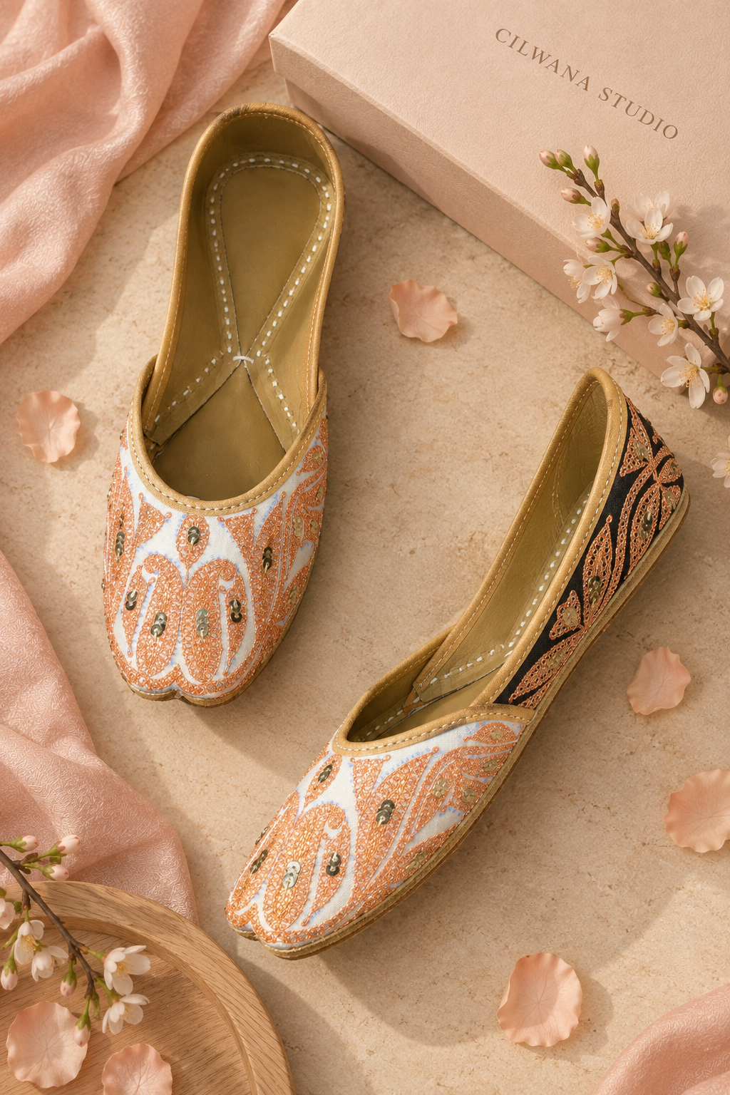 Peach  Floral  Aari Jutti
