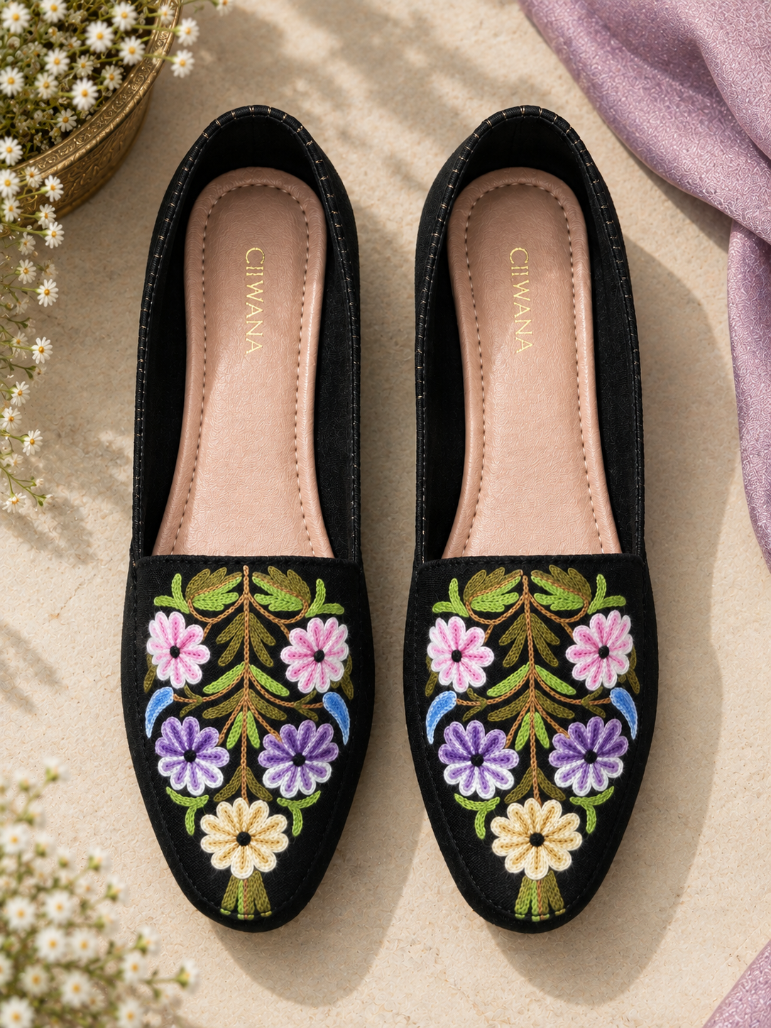 Black Floral Aari Jutti