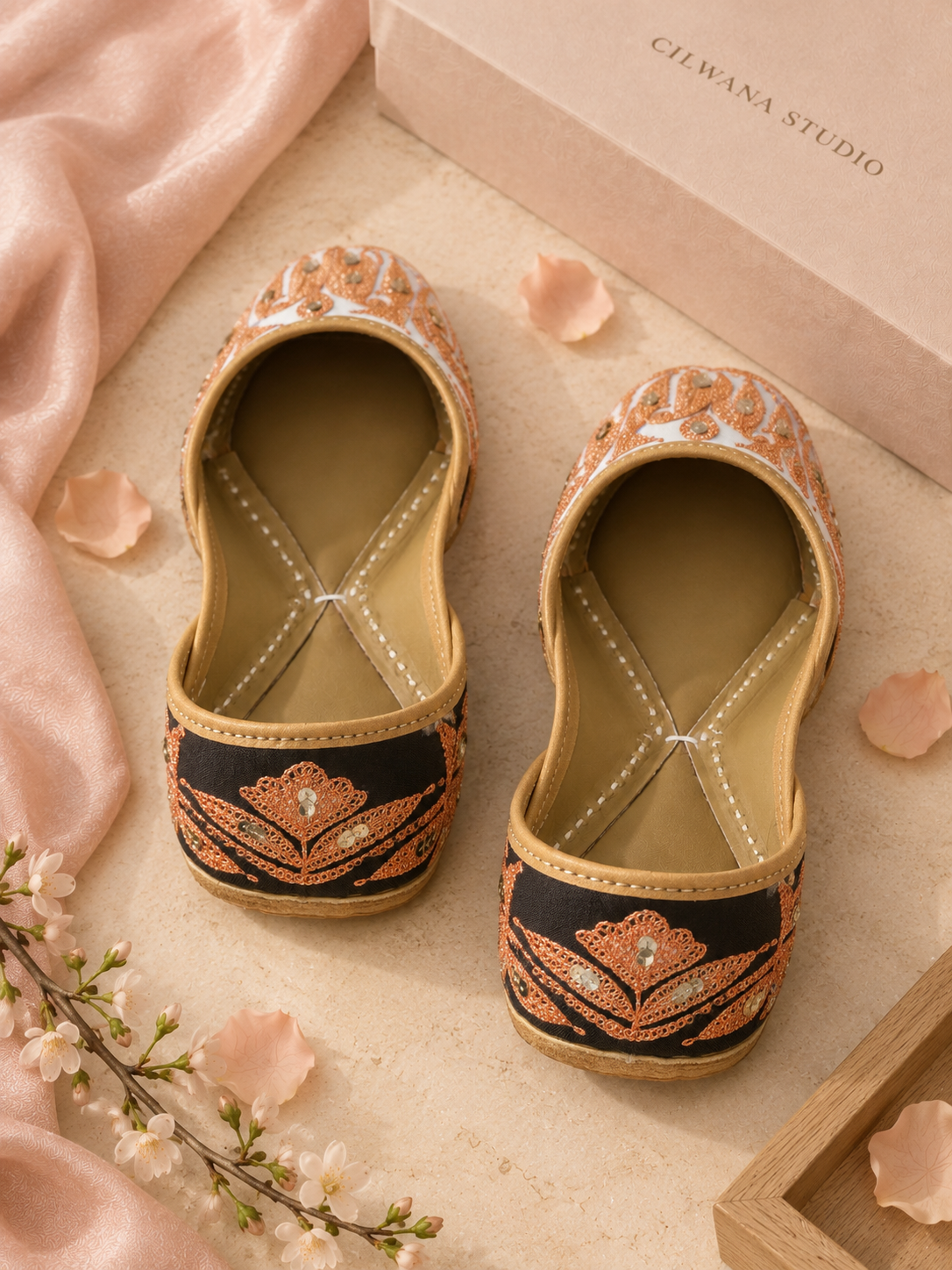 Peach  Floral  Aari Jutti