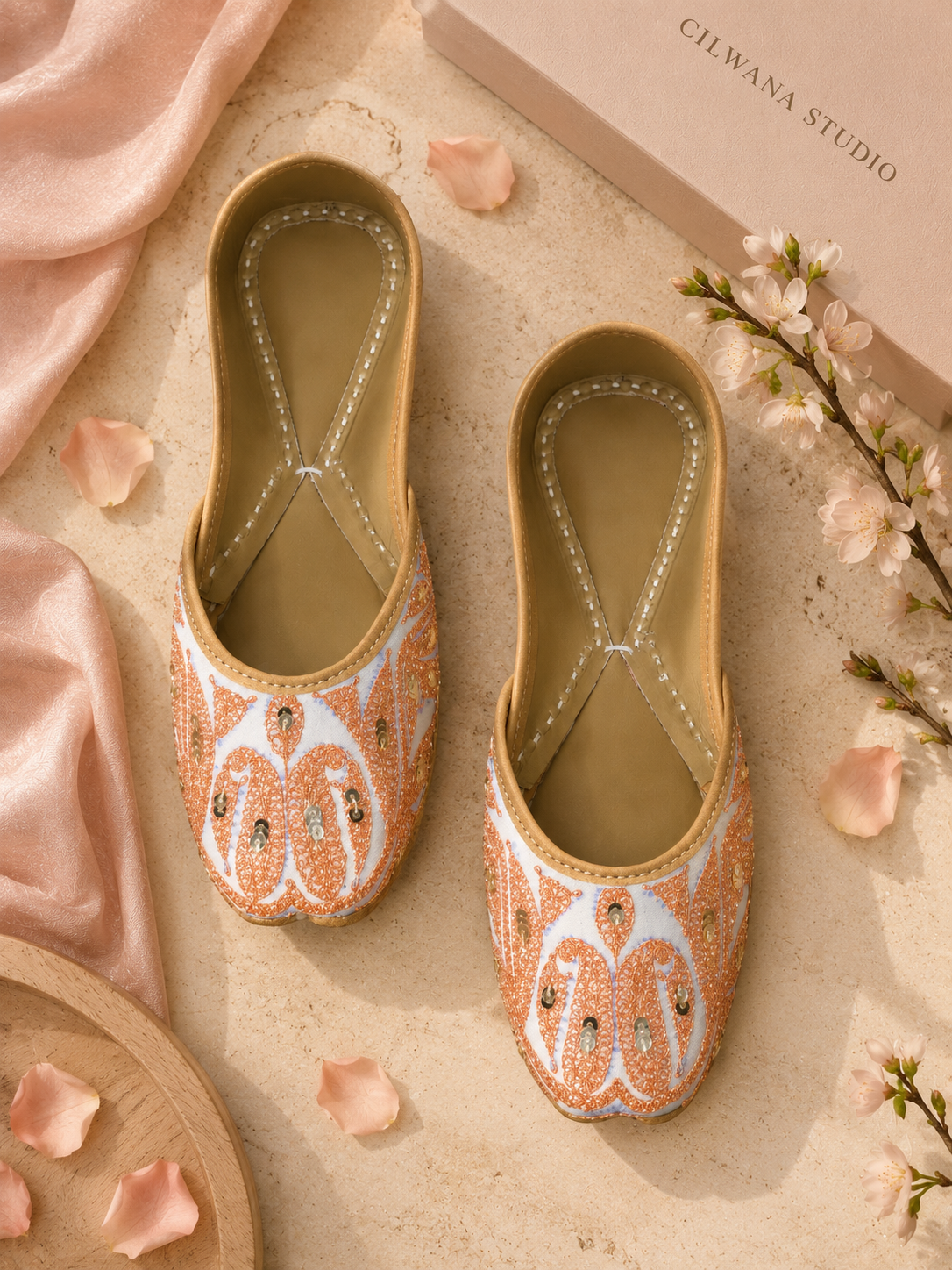 Peach  Floral  Aari Jutti