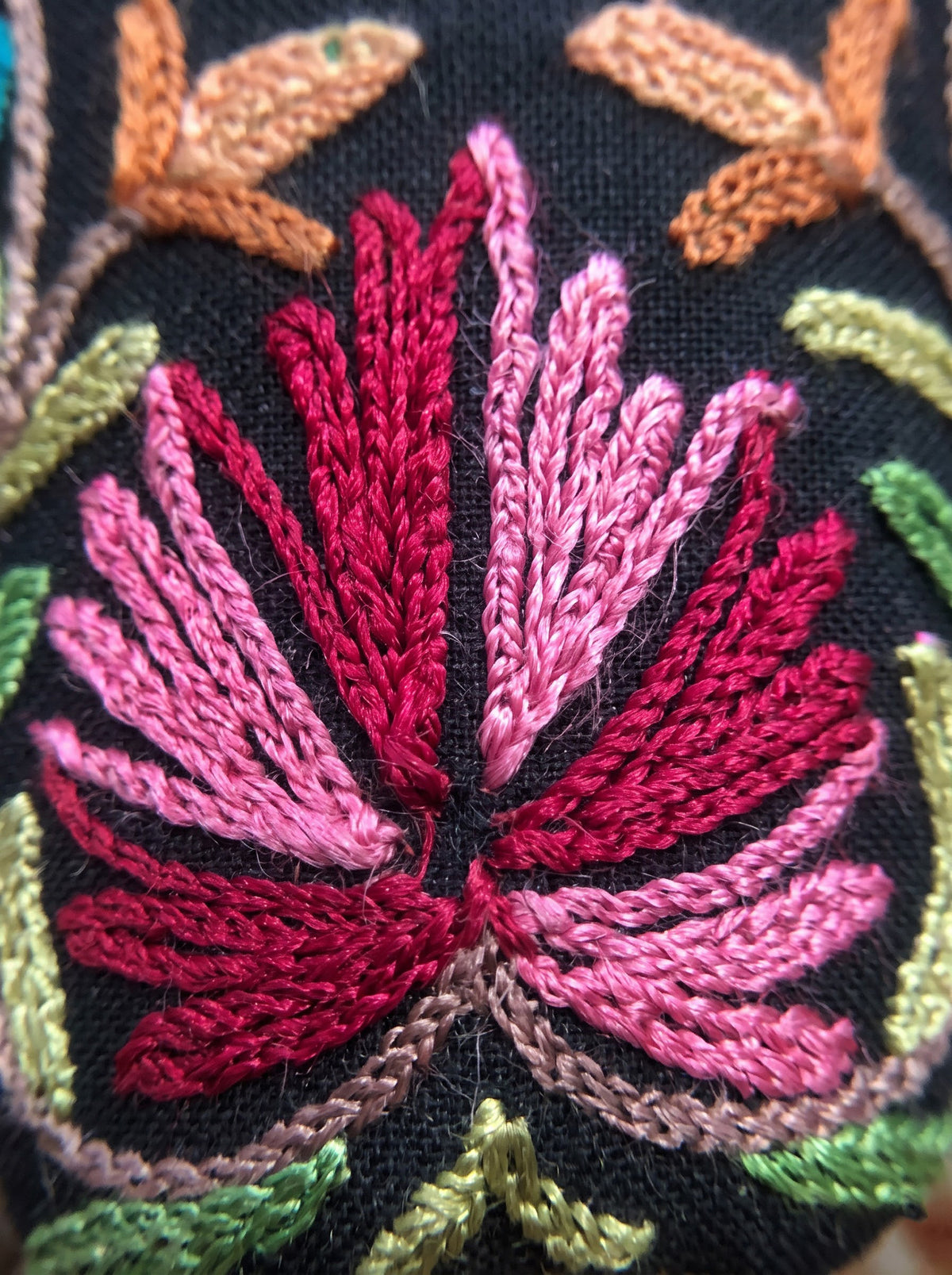 Black Multi Chinar Aari Jutti