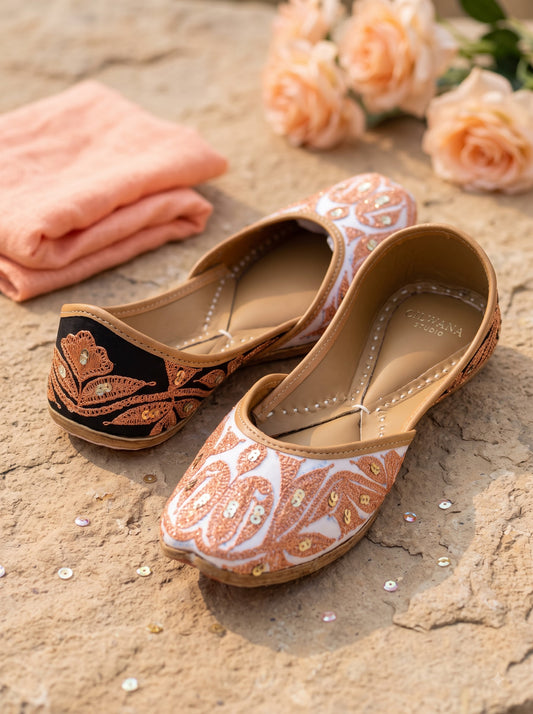 Peach  Floral  Aari Jutti