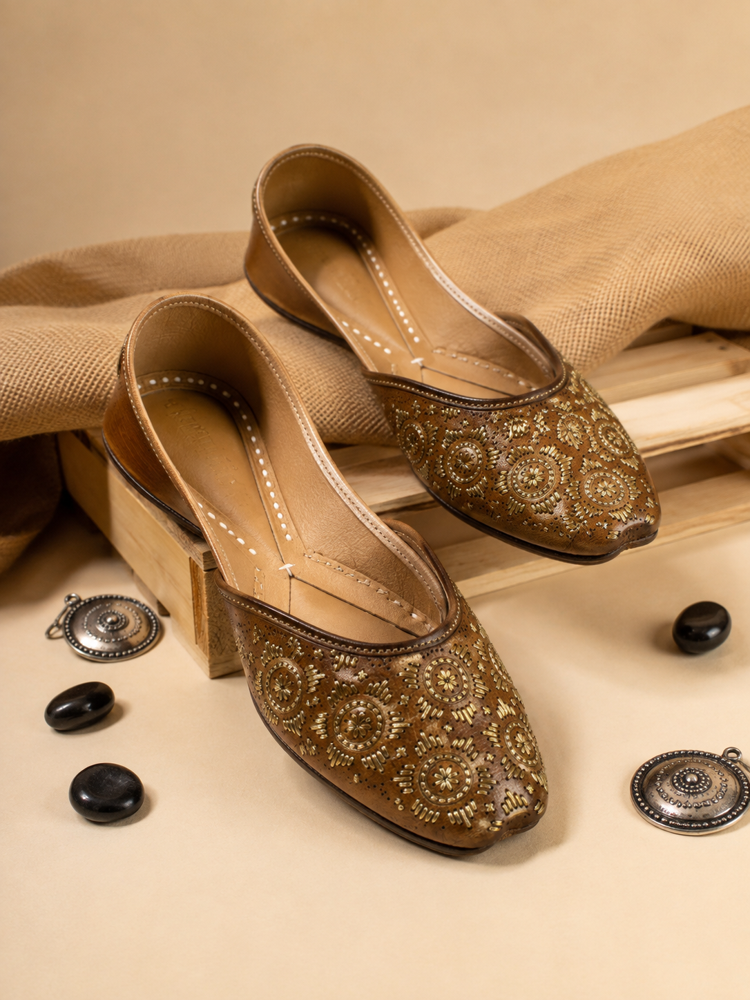 Leather Circle Zari