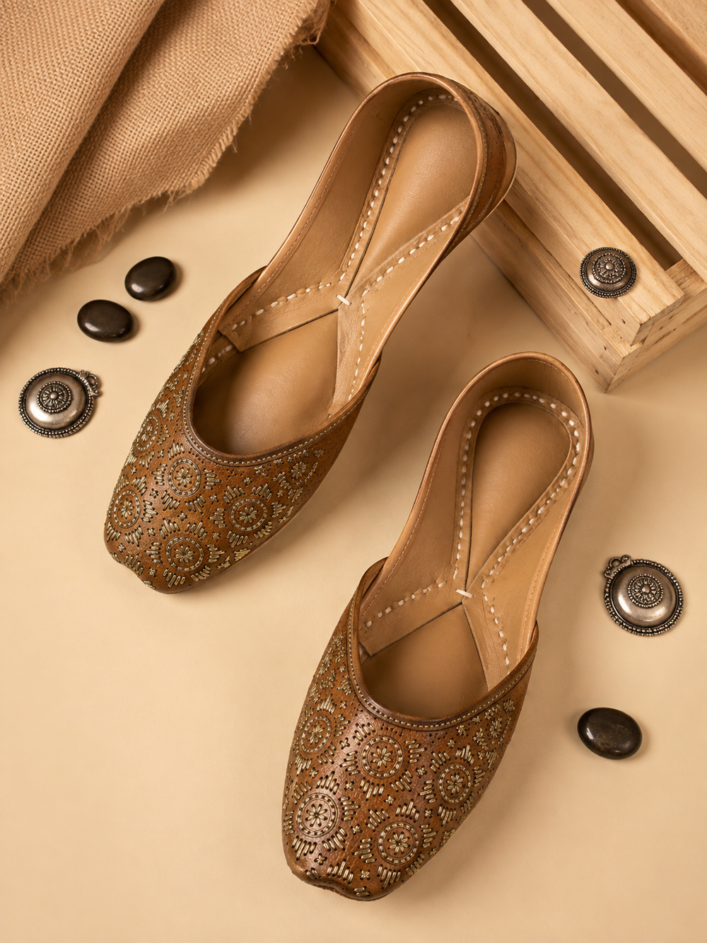 Leather Circle Zari