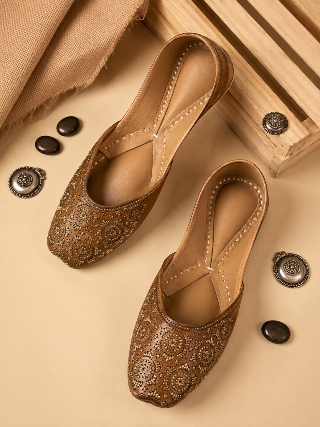 Leather Circle Zari