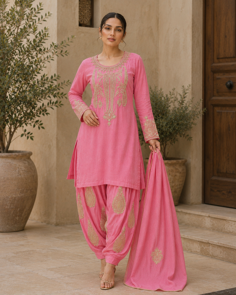 Gulabi Tilla Set